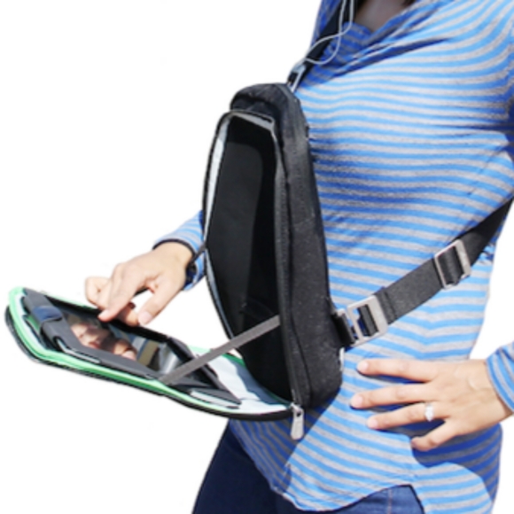 Trego Wearable Versatile Case for Apple iPad - Black & Green - Picture 3 of 4